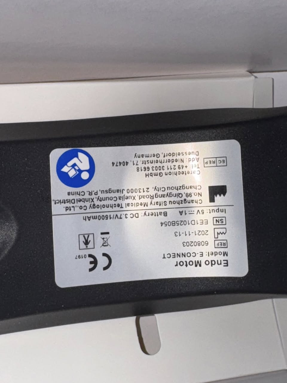 للبيع إندو موتور (Endo Motor) من شركة Eighteeth - موديل E-Connect
للبيع جهاز إندو موتور نوع Eighteeth E-Connect، الجهاز مستعمل وبحالة جيدة 
 ملاحظة هامة: الجهاز يُباع بدون الـ (Contra-angle handpiece/الهيد).
 يأتي مع الجهاز: القاعدة (Charging base)، الشاحن، والكيبل الخاص بملحقات الـ Apex locator 
 الجهاز يعمل بشكل ممتاز وبطاريته جديدة.


**إذا كنت صاحب هذا الإعلان وتريد حذفه لأي سبب، رجاءا أرسل رسالة إلى الدعم الفني**
