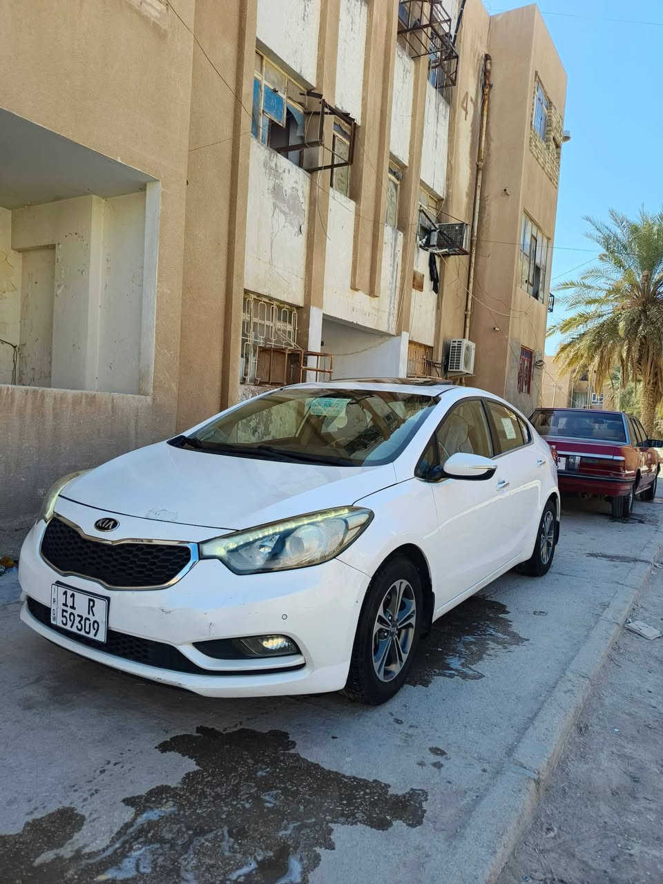 السلام عليكم
سيراتو موديل ٢٠١٣
رقم بغداد باسمي فول ومكفول 
فتحه بصمه لد لايت بك لايت وكشن جلد وحساسات
مكاني السماوه ام العصافير
***********🤳
