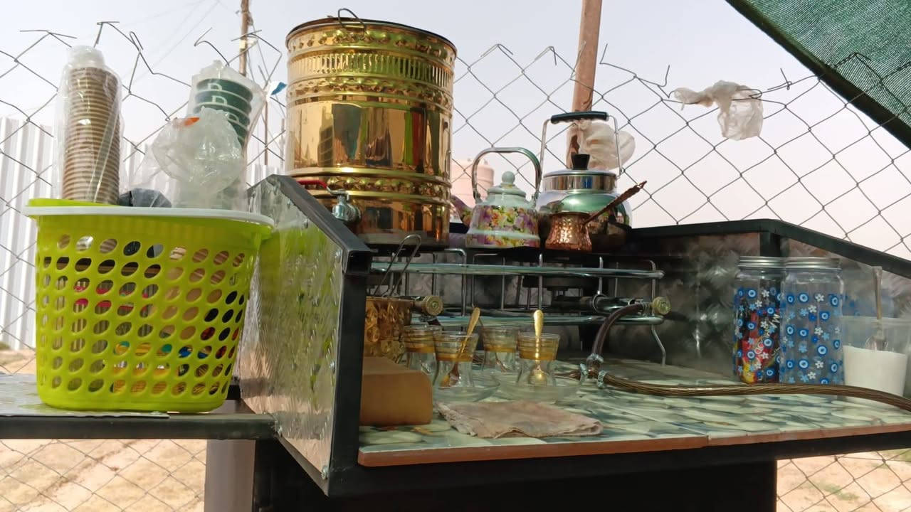سلام عليكم كشك شاي كامل مع ملحقاتة السعر 300 وبي مجال ***********
