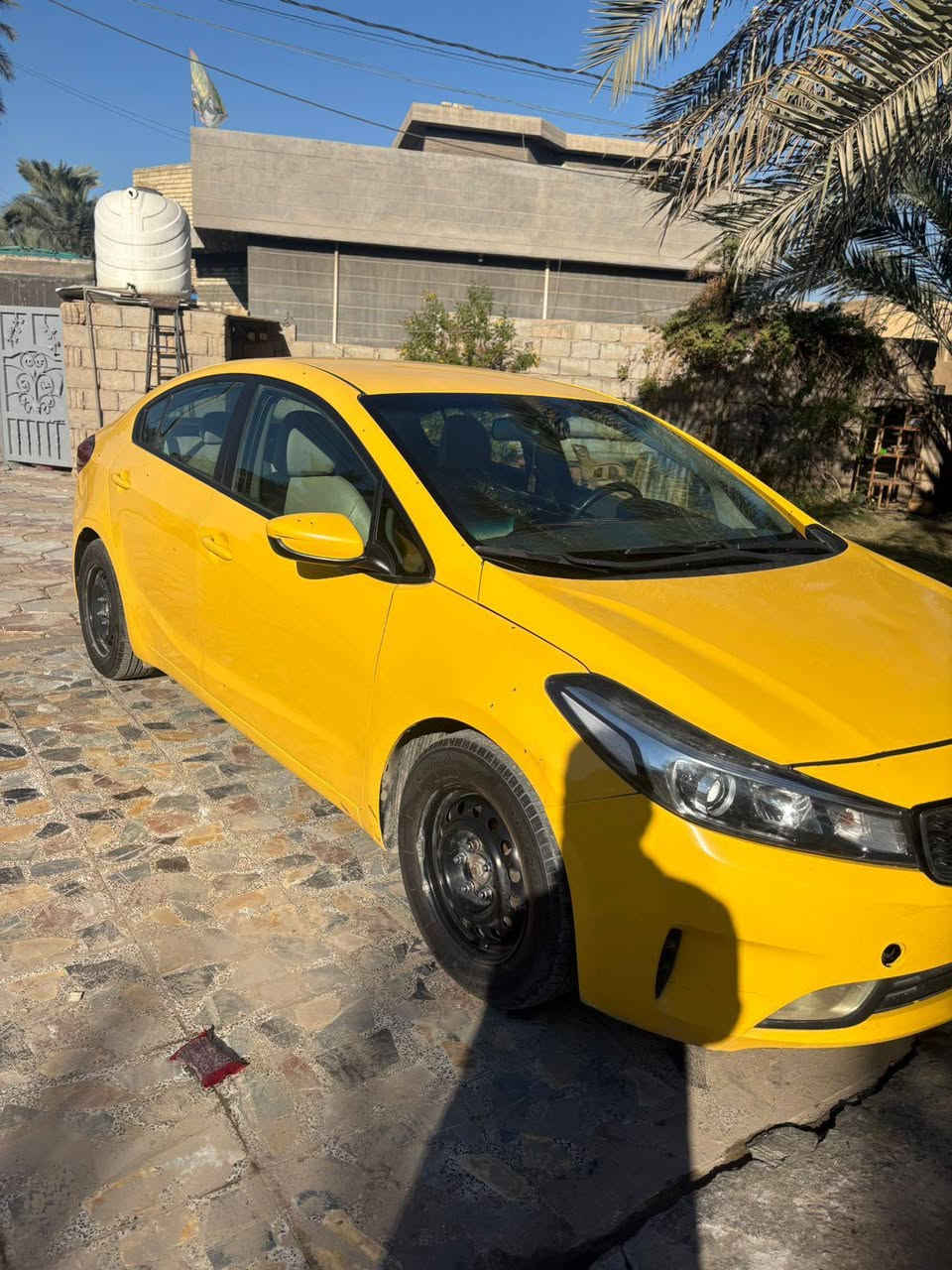 السلام علیکم 
فورتي موديل 17 وارد امريكي حادث جاملغ وبنيد 
منضومه غاز تبريد ثلج تخم تاير مكان الدوره سعر 105
للاستفسار ***********
