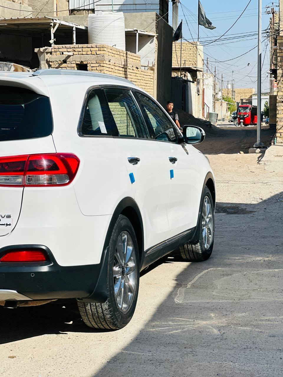 سورنتو 2016 خليجي 
محرك 6سلندر كفاله عامه 
بيه صبغ فقط بنيد 
بصمه 
هند بريك بصمه 
فور ويل 
حساس امامي خلفي 
كشنات جلد 
بردات خلفيه 
كشنات تدفئه تبريد 
كشنات كهرباء 
صندوق كهرباء 
ويل كب كروم 
تبريد 3 قطع 
مري شفط 
وباقي المواصفات المعروفه
مكان السياره بابل الهاشميه 
☎️ ***********
