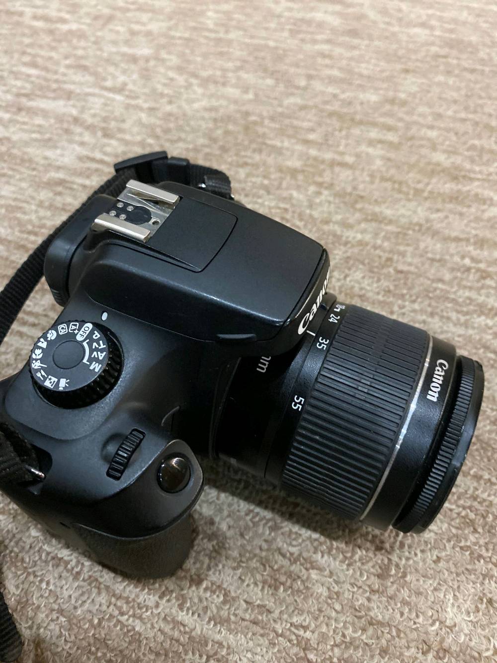 السلام عليكم 
كاميرا كانونEOS 4000D للبيع 
للعلم الكاميرا قليلة الاستخدام جدآ ونضيفة
وكل مرفقاتها بالصور 
السعر200قفل
اي استفسار على الواتساب ***********