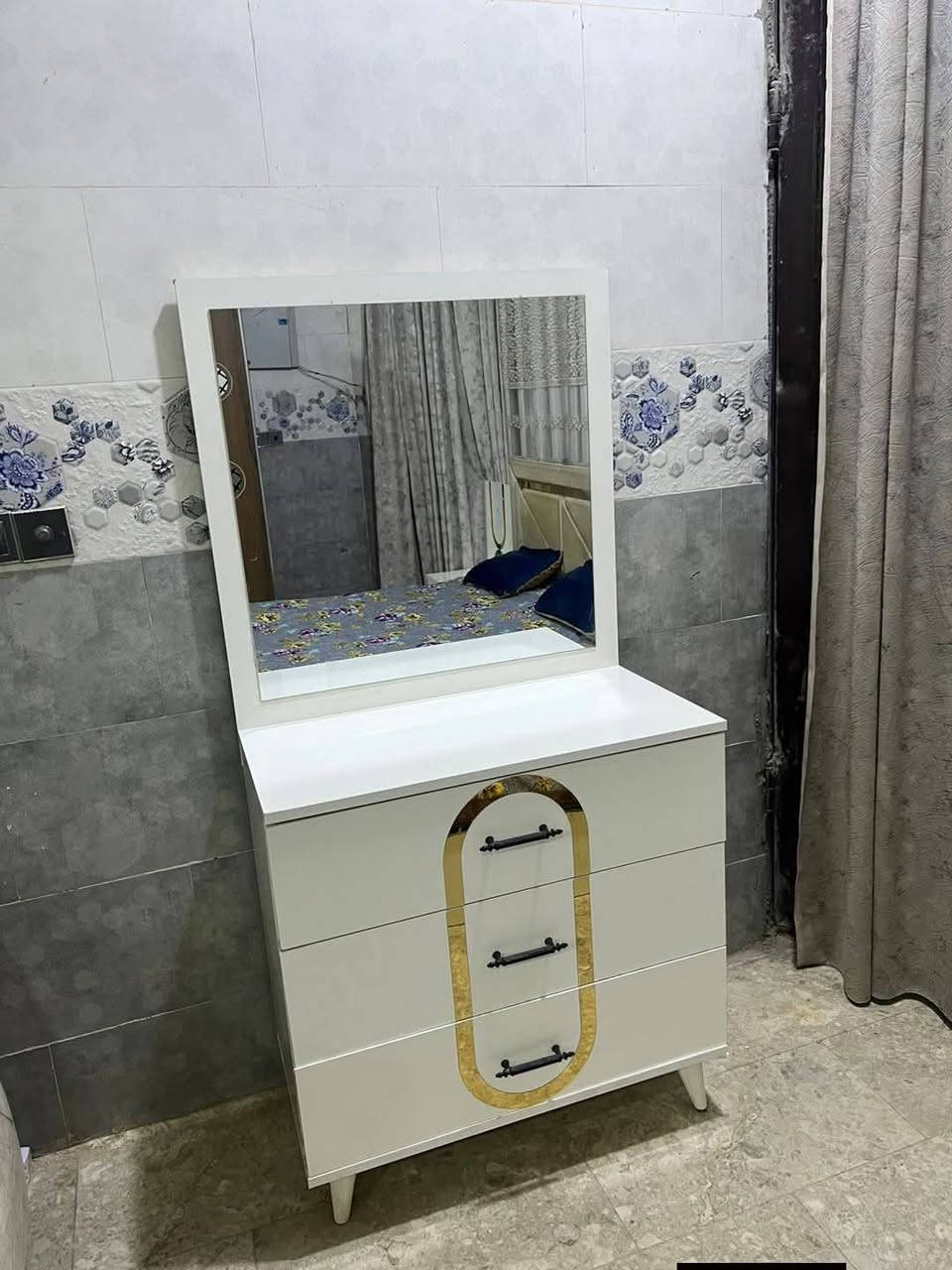 السلام عليكم غرفه خمس قطع للبيع السعر ٢٠٠
اتصل على الرقم ‏ واخذها وبيها مجال مستعجلين‪***********‬‏
