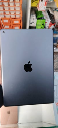 آيباد 9 مستعمل اقل الشهر بطارية 99 مكفول كفاله عامة ملحقاته كامله ذاكر...