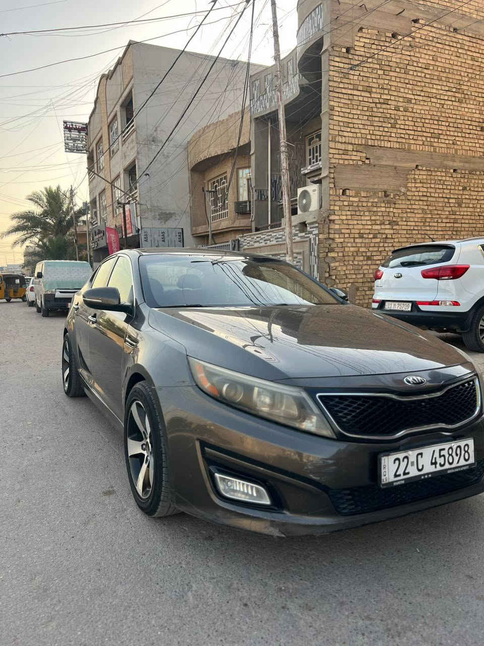 السلام عليكم
كيا اوبتما 2015 امريكي GDI 
نص مواصفات 
رقم اربيل
 سنويه بأسمي 
مكان السياره بغداد الغزاليه 
اتصال فقط 
*********** 
سونار بيها السياره 
حادثها باب الصدر وباب خلف الصدر 
والجاملغ الخلفي والجاملغ الخلفي جهة السايق يعني اربع قطع صبغ بدون دواخل 
بجم كبس ع وضع الشركه كير مكينه ممفتوح برغي بيهن كفاله 
السعر 110
