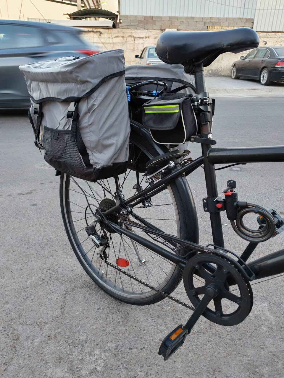 السلام عليكم كابتن علق تم ويوصلك سعر قطعه ترحال🚴🏻🚴🏻 من ماركه BUDDY باله اوربي ما مستعمله بل عراق ✨اي نقص مابيها دراجه كامله✨ مسافات طويله جداً مريحه   📍عنوانه كرادة مجمع مشن ***********
