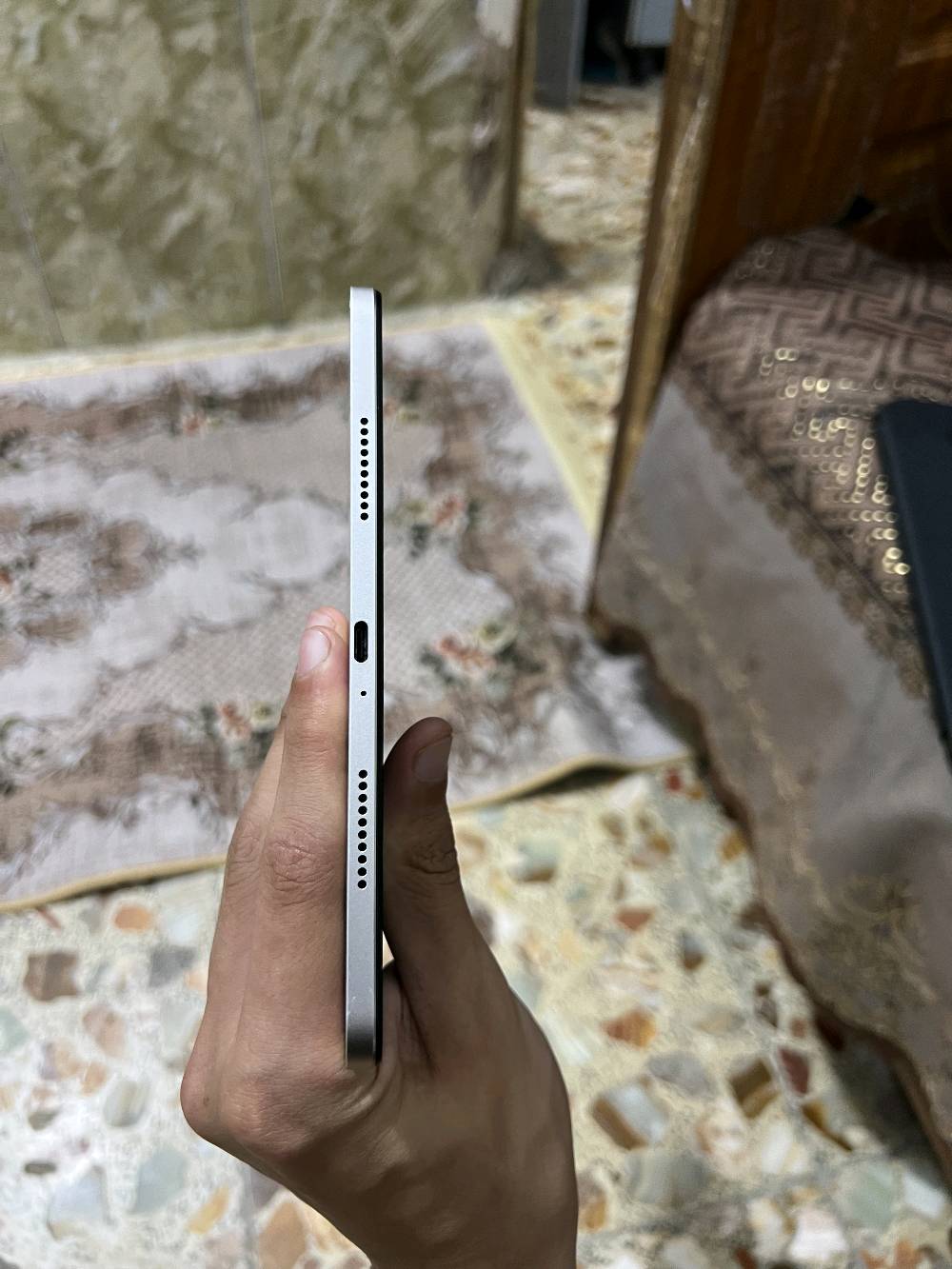 السلام عليكم 
شاومي باد 6 
مثل ما موضح بالصور نظيف مال بيت 
وياه كامل ملحقات بالاضافة الى كيبورد و قلم و ماوس 
سعر 325 بي مجال  
مكاني حسينية الراشدية
