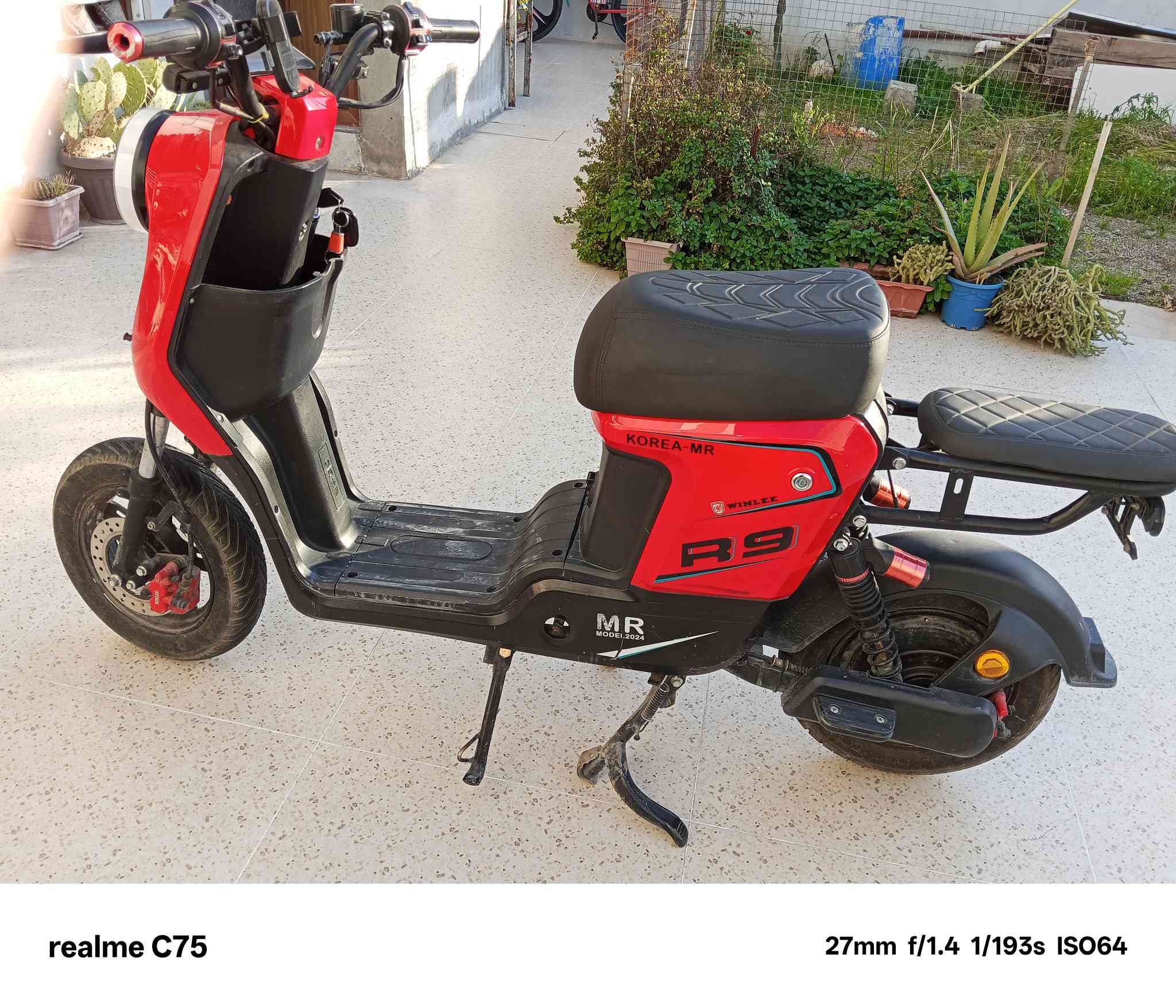 السلام عليكم دراجه شحن ار 9 معروضه للبيع فقط موديل 2024 بطاريات جديده مشاده شرط ماطوري ماطور اي عيب ما ابي شرط سرعته 99 اربعه نمره سعره 400,000 وبي مجال رقم تليفون ***********
