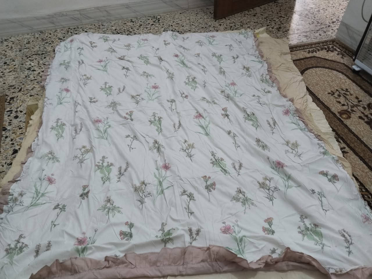 السلام عليكم 
لحف باله صيفي خفيف 
أبو النفرين ب8 وابو النفر ب5 وفرشه الجربايه ب10 وتلبيسه جودليه ب3 مكاني بابل الحله


**إذا كنت صاحب هذا الإعلان وتريد حذفه لأي سبب، رجاءا أرسل رسالة إلى الدعم الفني**