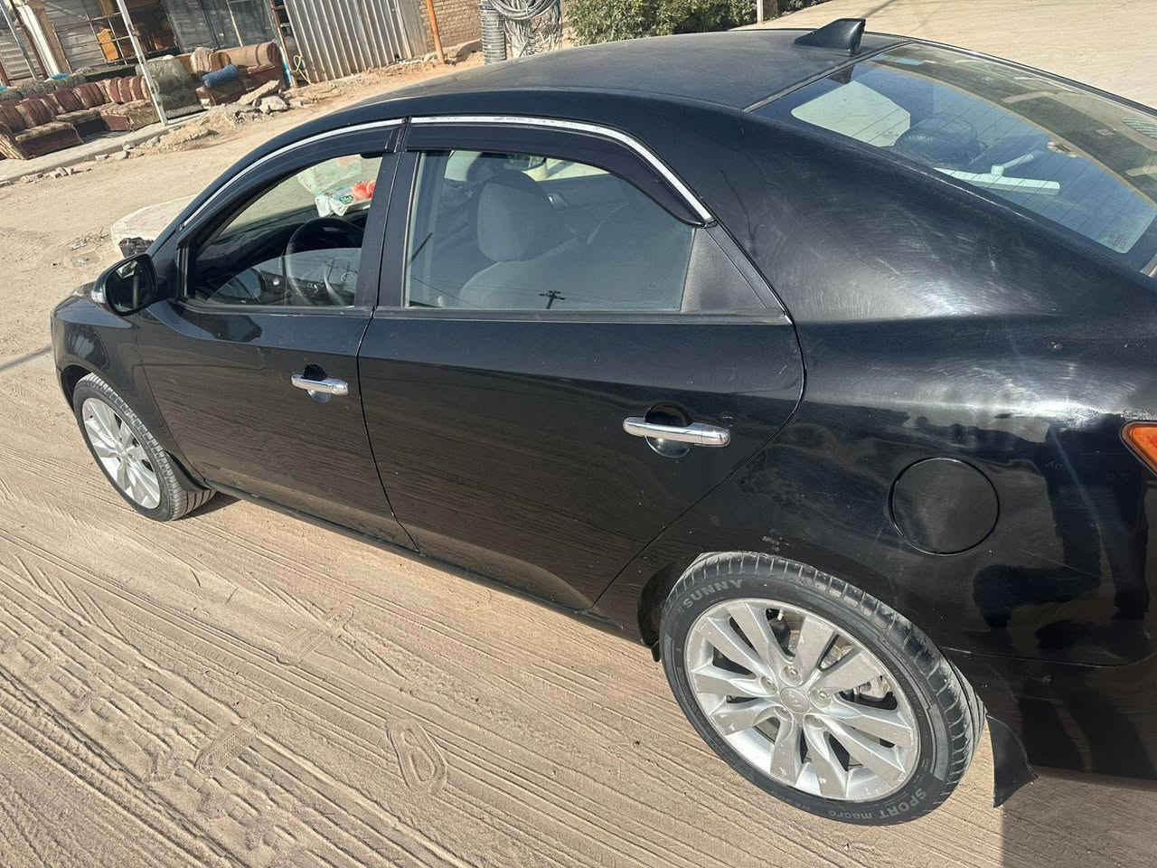 سياتو 11 قطعتين  حداديه جديده تخم تاير بيهه قطعتين صبغ السيارت فول  رقم اربيل تريد وكاله تريد مداور المكان كوفه شارع المعمل 87 وبيهه مجال  ***********
