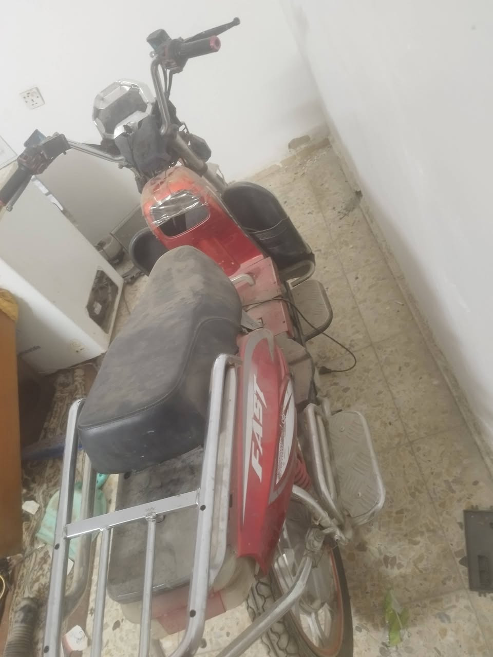 سلام عليكم دراجا شحن للبيع شغالة بس ابعهة هيج بدون ضمان ***********
