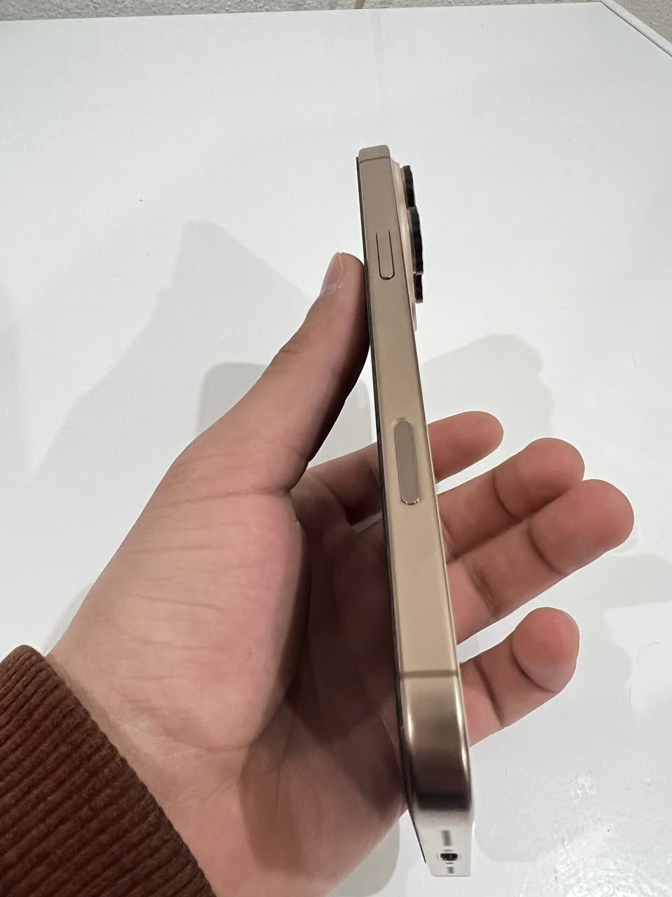 للبيع 16pro max ذاكرة 256 بطارية 100 لون المرغوب desert ضمان ABM سعره مليون ونص هاذ رقمي***********
