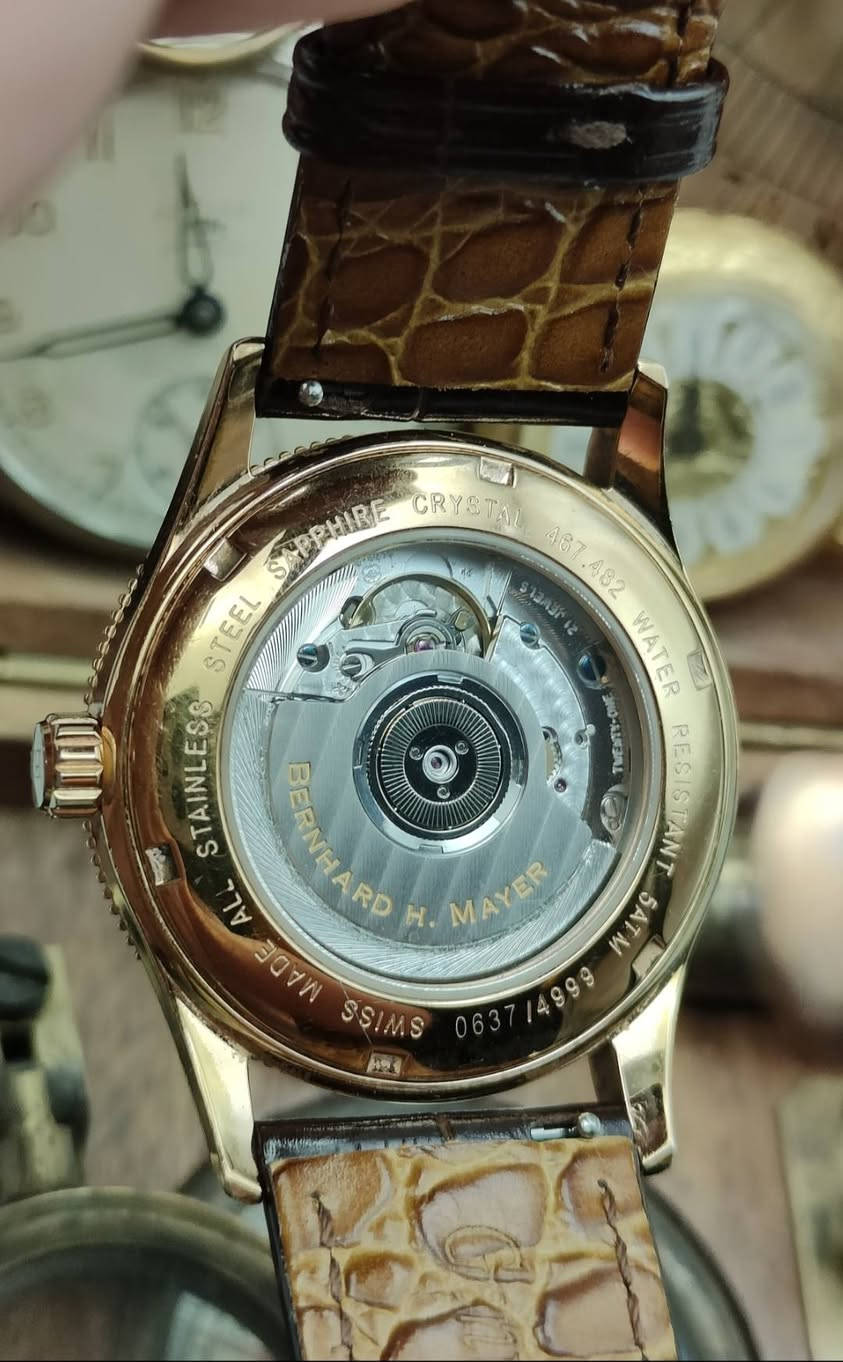 بسم الله الرحمن الرحيم ... 🌿
🇨🇭 BERNHARD H.MAYER 🇨🇭
ساعة ( اجماير ) #جي_ام_تي
 لمتد اصدار محدود
المنشأ #سويسري #اصلي
قطعة مستخدمة شغالة مضبوط
اوتوماتيك 25 حجر
سير مستبدل البك اصلي
يوجد خدوش على البك
قطر 40mm
🚛 يوجد توصيل الى جميع محافظات العراق 🚛


**إذا كنت صاحب هذا الإعلان وتريد حذفه لأي سبب، رجاءا أرسل رسالة إلى الدعم الفني**