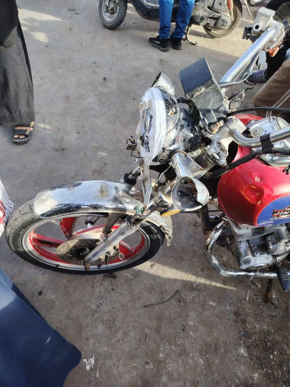 السلام عليكم دراجه جني يرادلها ترتيب مكينه خير من الله شلعه معدل
مكان بغداد حي أور السعر 250
 للأستفسار ***********
