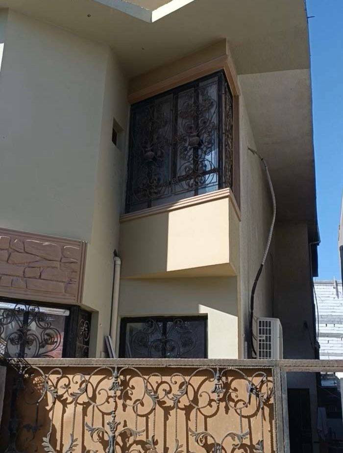 بيت الايجار طابقين مناوي لجم📍
يحتوي ع5غرف منام وصاله 🏠 ستقبال وكراج اجار 900  *********** ☎️

