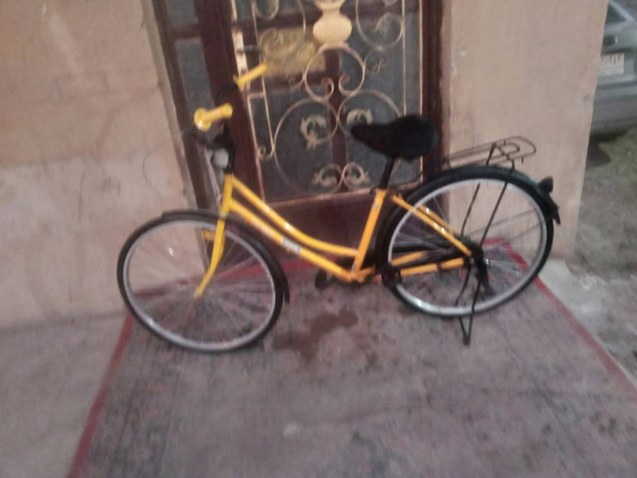 سلام عليكم ورحمه الله وبركاته 
بايسكل للبيع حجم 26 بناتي 
السعر 90🚲 رقم الهاتف ***********
