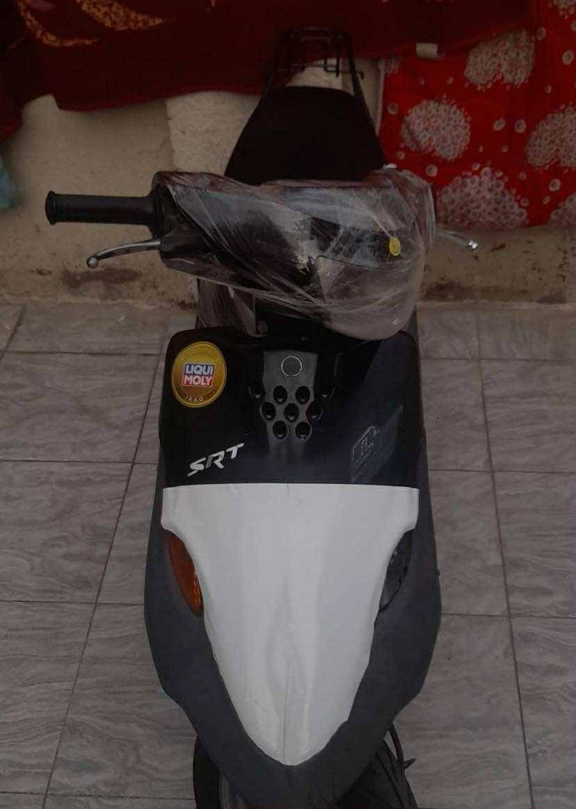 سلام عليكم اخوان للبيع دراجه ناريه جديده ابلادي سرعه ٦٠ اسمه بيجي ام ٩ازروف ياباني  اصلي شغاله اشاير يمنه يسره شغاله اكلوب عالي الجوده ناصي الوان اصفر ابيض بليل شوته جديده ابلادي صلنصه اصليه مالته براغي مضبطه اخوان للبيع دراجه سعره325وبيه مجال حك الجيه مكاني بغداد الدورة المهديه الثانيه متواجد حالياً على الماسنجر او واتساب اعمال هذا رقمي الأثير ***********
