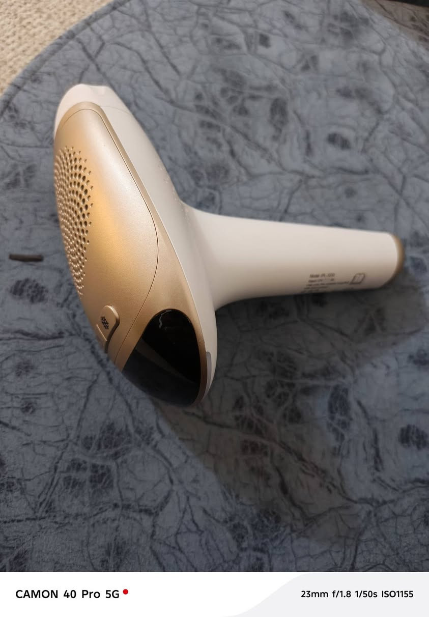 السلام عليكم جهاز ليزر ماركه فليبس الاصلي ويه ورقه ضمانه سنتين مستعمل كم مره بس والارقام واضحه يمكم هوه مليون ضربة اخذته ب٣٥٠ والوصل موجود انطي سعر يرضي الله واخذه وهذا رقمي *********** مكاني كربلاء
