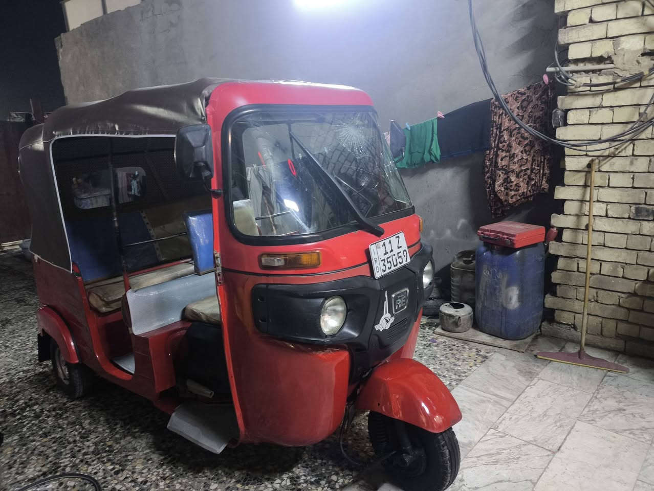 تكتك لبيع موديل 17 رقم نكليزي 
بيها مكانات صبغ جماليه فقط 
مكينه اكسن جديد 
السعرر 4200
العنوان بغداد حي نصر 
رقم الهاتف ***********
