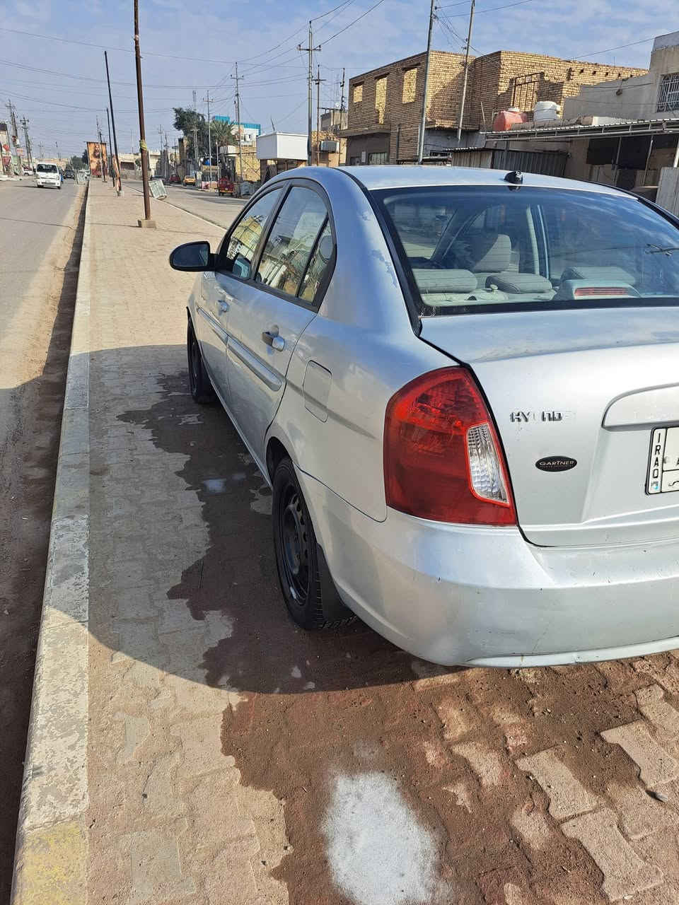 اكسنت للبيع مكينه وكير تخم تاير تبريد شغال سياره جاهزه حداده كله جديد رقم بغداد مشروع وطني السياره بل العماره سعرها 74ورقه وبيها مجال مكينه 1600 رقم الهاتف ***********
