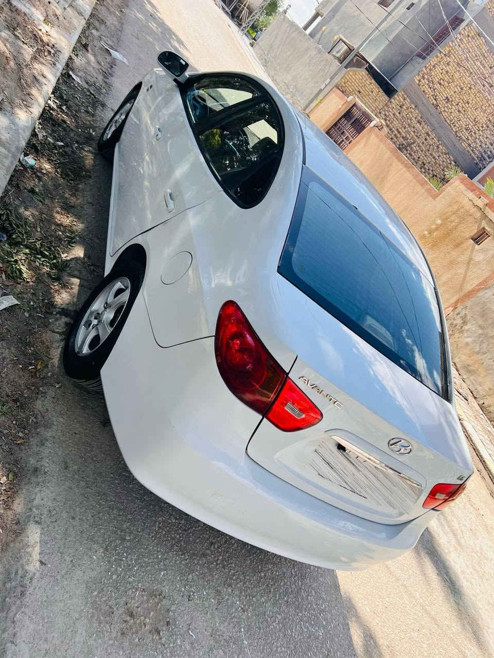 السلام عليكم النترا ادوات كصتين بيه ارقام بابل اصليات 
السياره جديده وجاهزه كير مكينه حداديه كفاله وجديد 
مغلفه كشنات وجاهزه تخم تاير ويل جدد 
السعر 43 وبيه مجال بسيط وسعرها سعر سلفريه 
مكاني نجف 
***********
