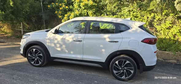 توسان ٢٠٢٠ خليجي رقم بغداد الجديد . مواصفات فول من عدا البانوراما . محرك ٢٠٠٠ دوش 
بصمة 
كراسي كهرباء 
لايت خمس عدسات زنون 
ويل ١٩ 
جلد 
تبريد خلفي 
كامرة دوارة أصلية 
حساسات 
بك لايت لد 
صاج 
فول تحكمات استيرن 
شاشة أصلية 
لايت متحرك 
مري ترحيبية
مودات واوامر صوتية
السيارة ماشية ٥٤  بدون صبغ فقط مكانات بارد . السعر ١٩ الف  لاستفسار *********** بغداد
