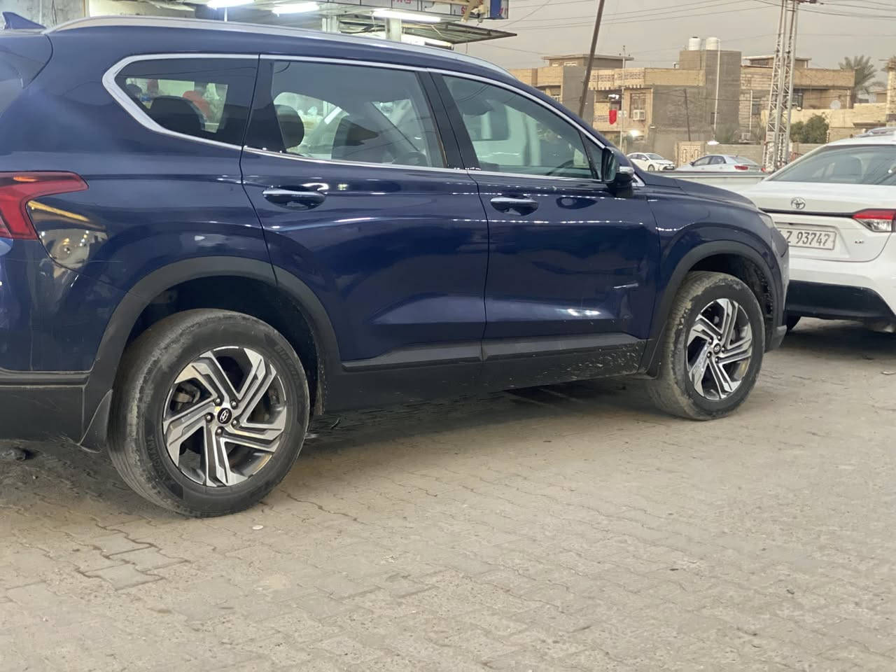 السلام عليكم ورحمة هيونداي سانتافي استيشن
موديل 2023
امريكي حادث جنتطه فقط 
جنطه كهرباء ⚡️ 
رقم ارييل
ماشيه74
مكان بغداد المحمودية 
واتساب اتصل ***********
***********
