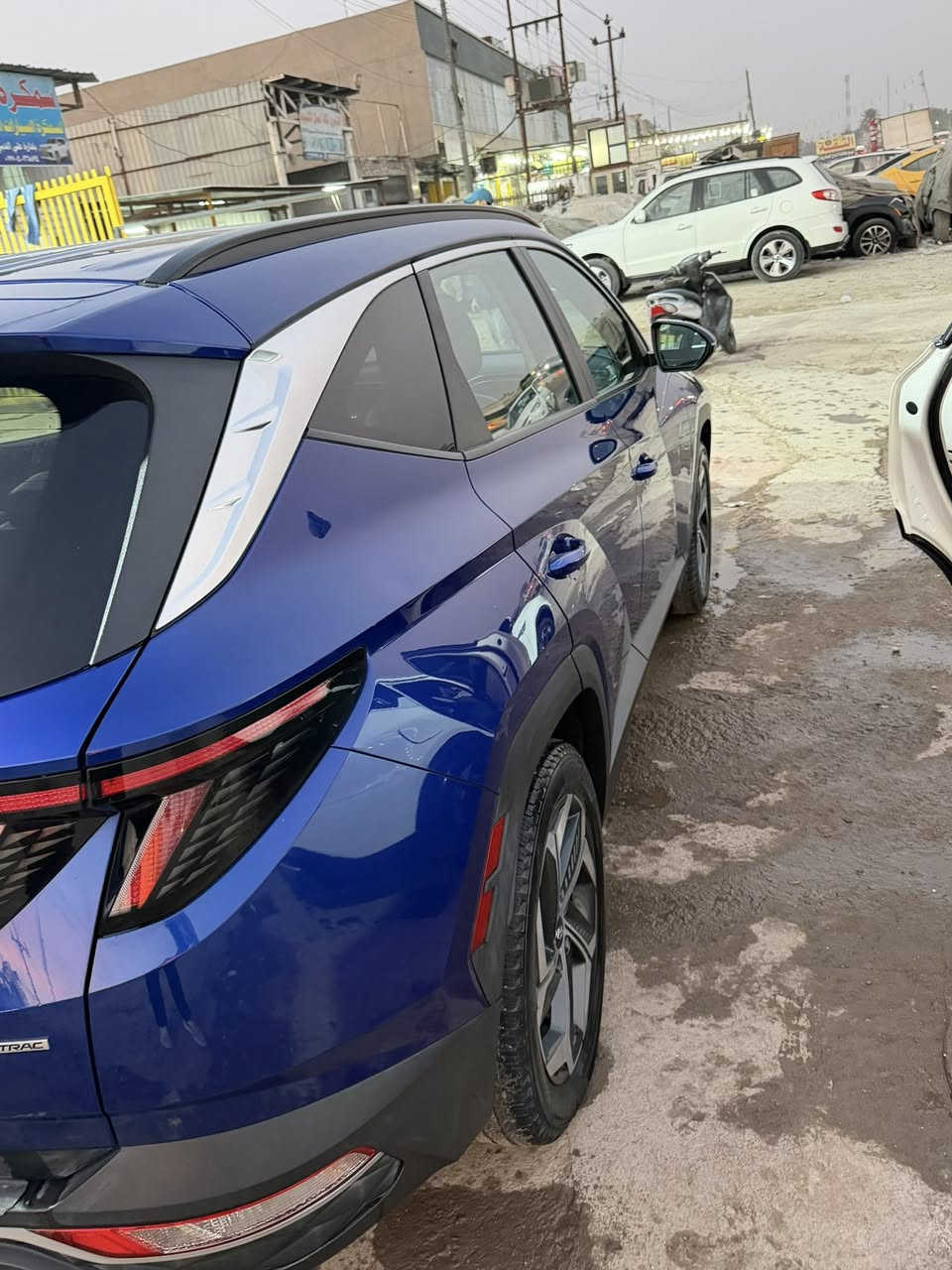 السلام عليكم
توكسان موديل ٢٠٢٣

فول موصفات كشنات جلد كهرباء 

فتحه سقف باب خلفي كهرباء 

السيارة بدون صبغ صور الحادث مرفقه بدون ايرباك

شاشه دجتل شاشه جبيره 

كشنات تدفئه 

مكان السيارة بغداد البلديات الضباط 

للاستفسار ***********

السعر ١٩٥ وبيه مجال
