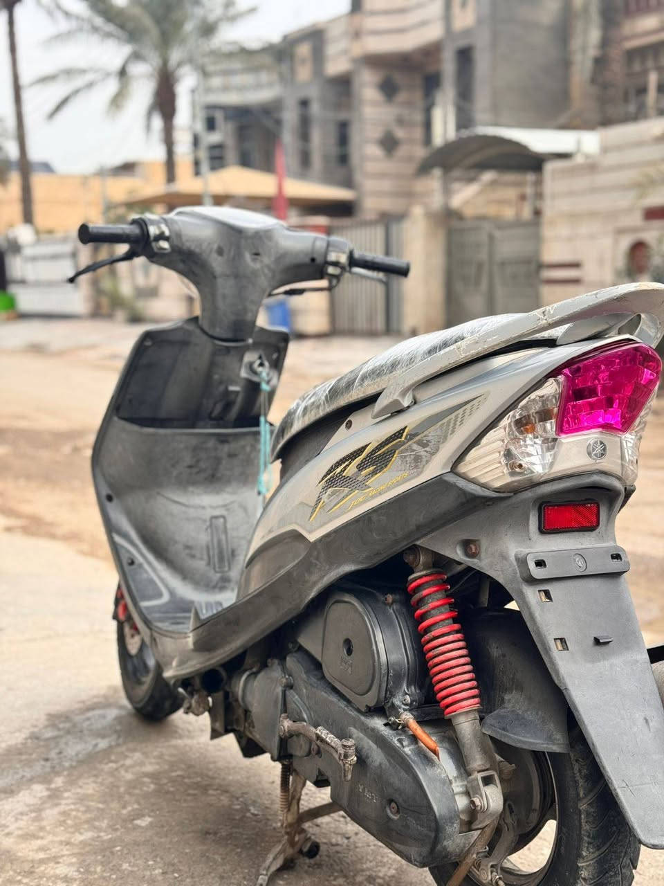 السلام عليكم دراجه ماكس عدله نضيفه 90%100 مكاني بغداد البلديات السعر850 وبيه مجال بسيط  رقمي***********المو شراي لا يتصل تحياتي للجميع
