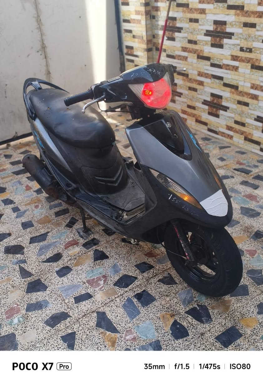 سلام عليكم دراجه للبيع ساله شهر من نزلت من لرمبه مكينه كفاله ما مفتوح برغي بيه كله ختم واحد وي لمكينه بيه اكثر من عشرين ختم وي لمكينه كهربائية كله شقاله اشير لايت بك لايت سكنات نكره سلف مكينه خرسه دراجه من لطول لطول بلاديه سعر (750)بيه مجال مكان بصره شارع القاد امن لداخلي اي ستفسار واسب ***********
