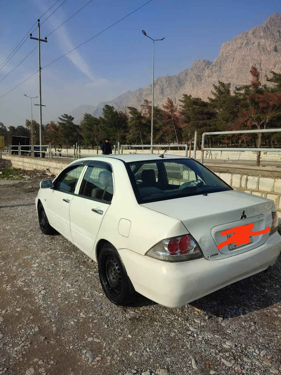 سڵاوی خواتان لێ بێت
لانسەر 2011 مەکینە گەورە 15 ساخە دوپارچەی بۆیاخە گێڕ و مەکینە بەشەرت بوخارو دووکەڵی نییە سەنەوی پلاستیک ئەسڵی خۆی بۆ هەموو شوێنێک دەتوانی بچیت مەسرەفوم کردوە 
سعری کۆتای 57 گەڵایە شوێن ڕانیە 
***********
075019721
