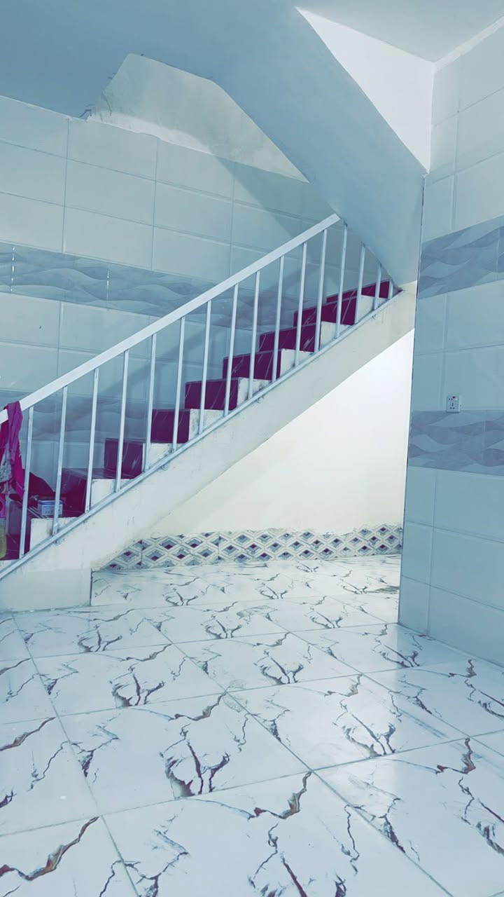 بيت زراعي للبيع
سند 117
 مساحه 50 متر
بناء حديث
طابقين:
طابق الأول مكون من صاله +
مطبخ سيراميك
وطابق الثاني غرفة نوم +
سطح 
 منطقة سويب \شرطه رابعه
رقم تليفون 📞 *********** /بي وتساب 👉
