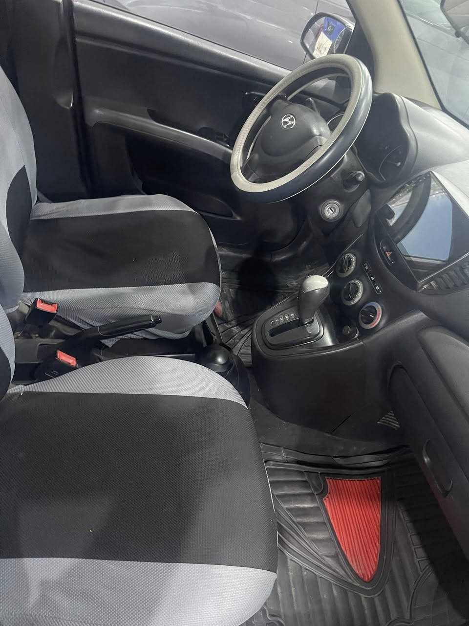 السلام عليكم
هونداي i10 موديل 2014سياره بدون صبغ بدون تبديل بيها بارد كير محرك تبريد خير من الله رقم بغداد باسمي

السعر 82

***********

مكان الاعظمية
