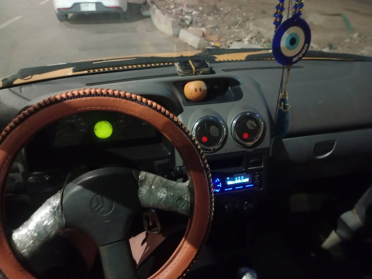 ‏‪***********‬‏السلام عليكم سايبه موديل 2012للبيع سياره بلاديه لاضربه ولا صبغ فقط با الصدر بيه طخه كهربائياتها كلها كامله تبريد ثلج كير نضيف محرك بيه خيط تبخير داخلها مدوشم نضيف سياره بأسمي ورقم دولي باقي بس ع استلام سنويه جديده هيئه غرامات مصفره مكاني بغداد حي الجهاد شارع بانزين خانه سعر 32 ‏‪ورقه
