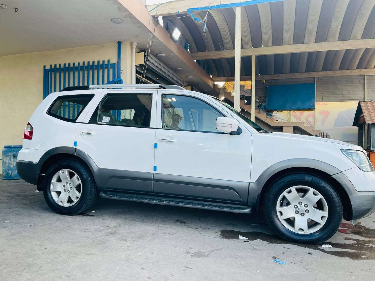 السلام عليكم
كيا موهافي للبيع 
موديل 2012 
رقم بغداد انكليزي بأسمي 
بيها شبر صبغ الجاملغ الامامي الايمن 
السعر 155 ورقه 
للاستفسار الاتصال على رقم الهاتف 
‏‪0770 791 7921‬‏
