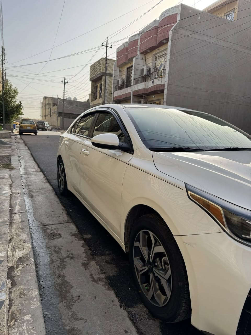 السلام عليكم فورتي 19 محرك 2000دوش كير at ماشيه 62ميل شاشه كبيره كاميرا دواره رادار امامي مثبت سرعه قياده ذاتيه تحكم جهتين نضام سبورت وعادي وباقي مواصفات معروفه صور حادث موجوده بل منشور بدون ايرباكً وبيهه طخات بارد قليله بل عراق بدون صبغ سياره تفاصيل اكثر اتصال عل رقم ***********
