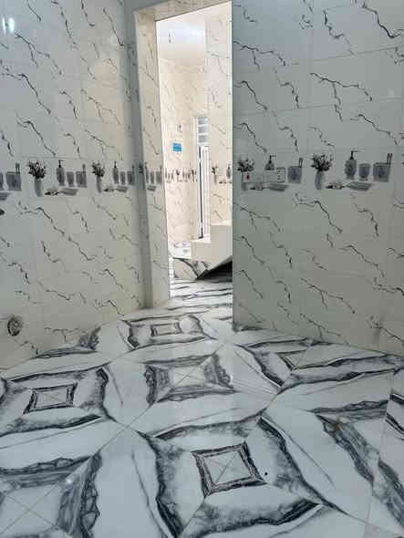 ياالله 

يوجد لدينا بيت للبيع حي ميسان قطاع 23 ركن قرب شارع الكيات مساحه 50متر يحتوي على استقبال وصاله ومطبخ وصحيات والطابق الثاني يحتوي على غرفه وصحيات صب كونكريت ارضيه بورسلين جدران سيراميك سقوف لبخ بورك 

إلسعر المطلوب 78مليون 

للاستفسار والمعلومات الاتصال بنا ع الارقام التاليه 

***********

***********

***********

او مراجعه مكتب ألروان للوساطه العقاريه والمقاولات العامه 

عنوان المكتب حي ميسان ع الشريط قرب صيدليه الشراع 

عندك بيت عرصه للبيع راسلنه وات ساب وتدلل
