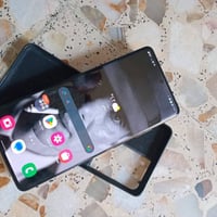 اس 21 الترا شرق أوسط خطين غراضه ويا اليريده يتصل او واتساب 07838040913...