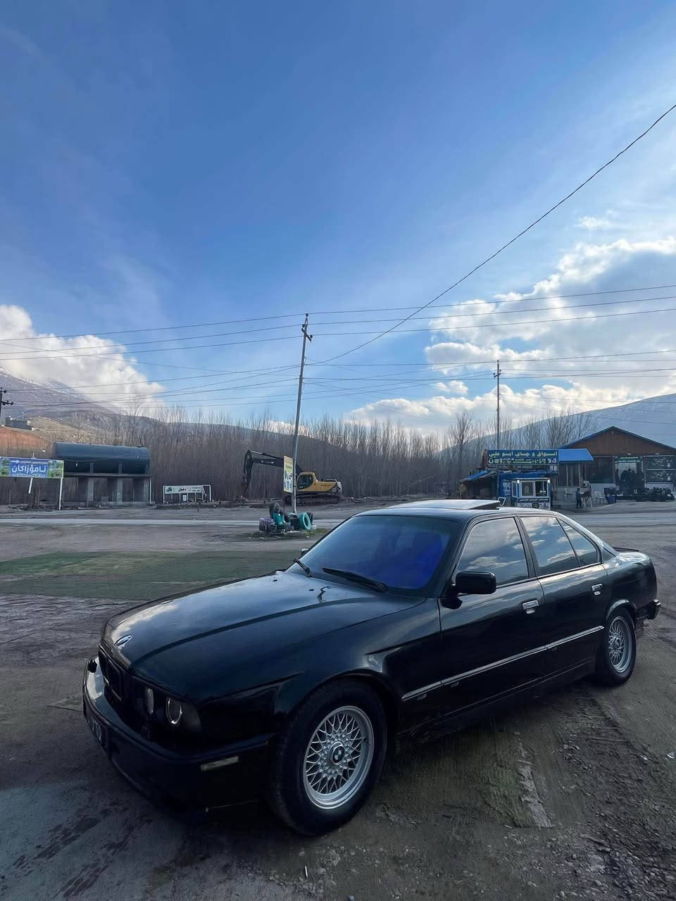 مۆدیل1995مەکینە525کەپس گێر ئۆتۆماتیک تەبریدەساردو گەرمە جام کاربایە دەبل ئێرباگ فول فول کوشن جلدە کوشن سپۆرتە بێ دەحمو لێدرانەئارم پلاسیتک سلێمانیە شوێن سۆران (***********) السليمانية, العراق
