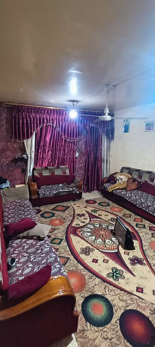 بيت او قطعه للبيع في حي الشهداء خلف مول اهل الخير طهمازيه مساحه 110متر بسعر مناسب جدا...
البيت طابو صرف باسم شخص واحد تحويل مباشر..

البيت يتكون من طابق واحد 
( مطبخ . صاله . استقبال. غرفه نوم واحده . صحيات داخليه وخارجيه . طارمه .).....📍
موقع البيت جيد جدا يقع على شارع عرضه 10 متر...📍
موهل للتبليط مستقبلا 📍
للاستفسار اكثر المراسله على الخاص او الاتصال على الرقم 
***********
