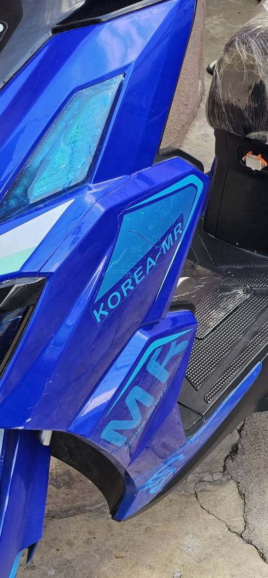 السلام عليكم مطور للبيع
سكنس 
6بطاريات شرط انطيك 
4نمره
سرعه 90
وايرمنيه فووووول 
ملف 2000
تايرات جدد بريكات جدد المطور فوول
#السعر450 وبي مجال 
عنوان موصل الأيسر 
***********
