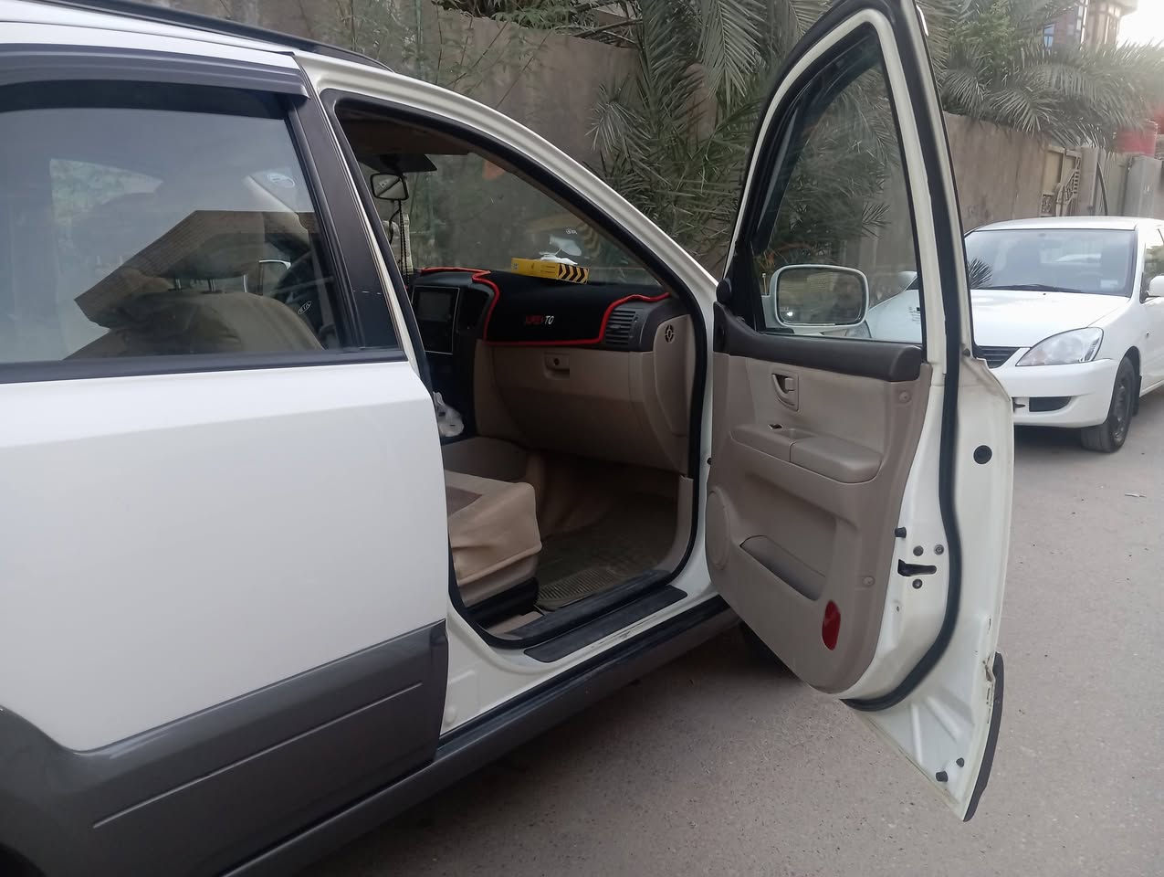 كيا سورنتو 2009  رقم بصرة باسمي كير محرك خير من الله وارد خليجي سعر 120$ وبيها مجال  قليل حك الجيه عنوان بصرة  الطوبه والنخيله  قرب جامع محمد رسول الله رقم تلفون  ***********
