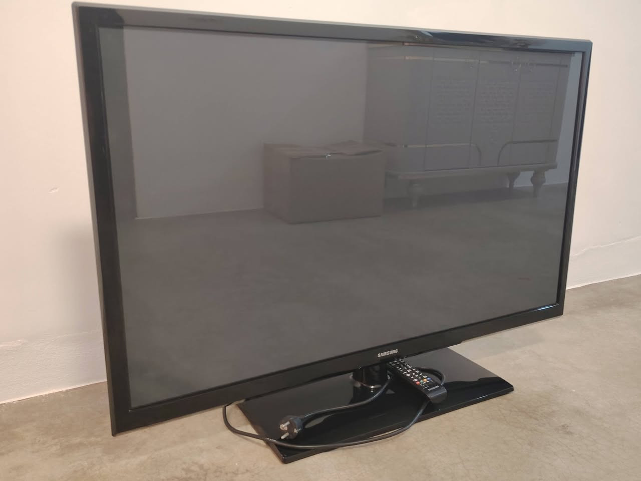 📺 تلفزيون سامسونج للبيع
✅ شرط فول، نظافة ممتازة HD
🏭صناعة ماليزية 
📏 الحجم: 43 إنش
💰 السعر: 250,000 دينار عراقي

📍 العنوان: كركوك - حي النصر الثانية

📞 رقم الهاتف: ***********

للاستفسار أو المعاينة يرجى الاتصال على الرقم أعلاه.
