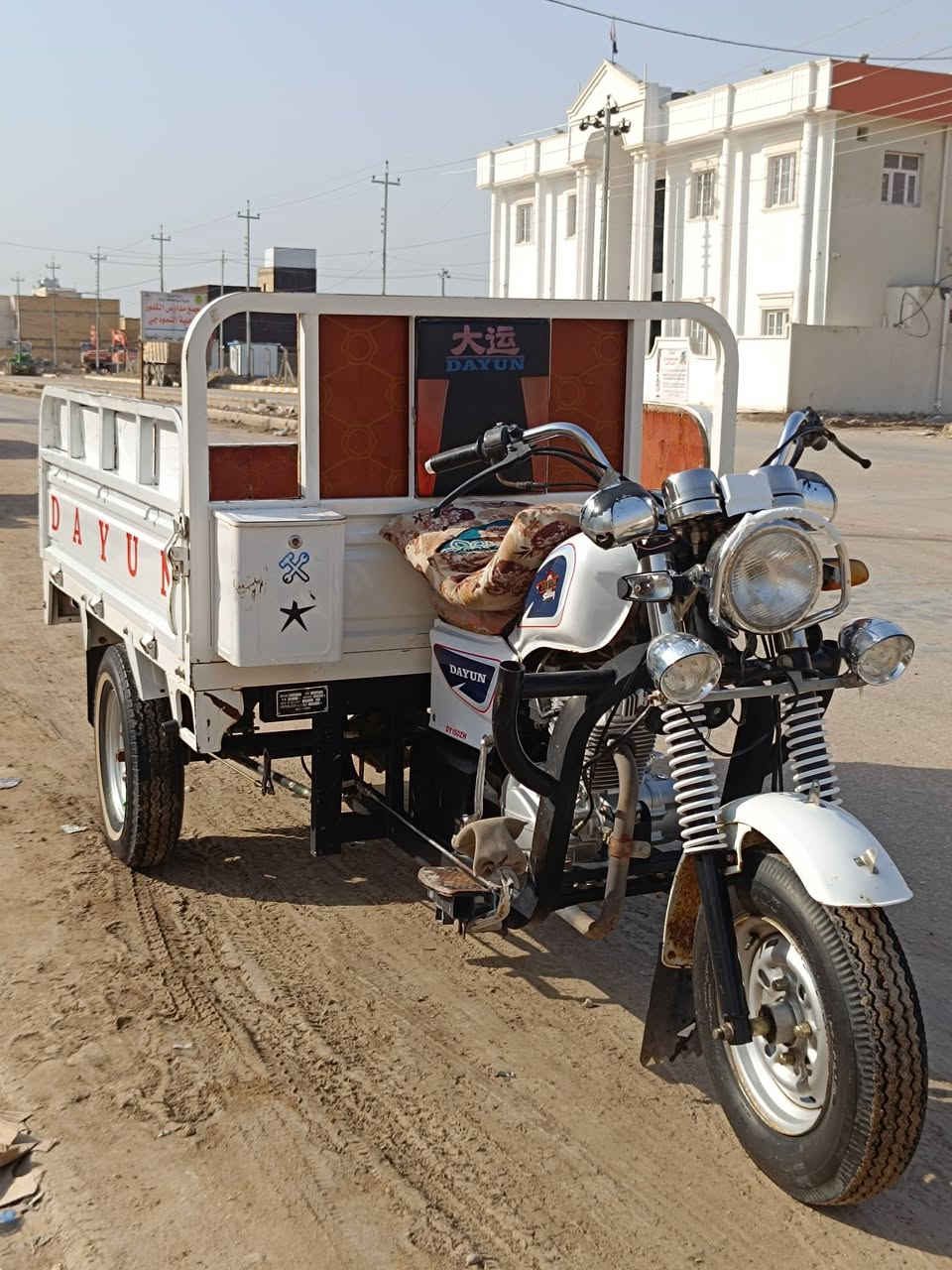 السلام عليكم ستوته للبيع دايون 2022 اصولي اوراق باسمي كفاله طالعه من مجمع الكرار دراجه سلف هندر كامله من طول للطول جديد السعر2.750 داخله هزه توها يعني مباشرتا تحول وترقم للاستفسار اكثر مكان ناصريه مركز ه‍. ***********
