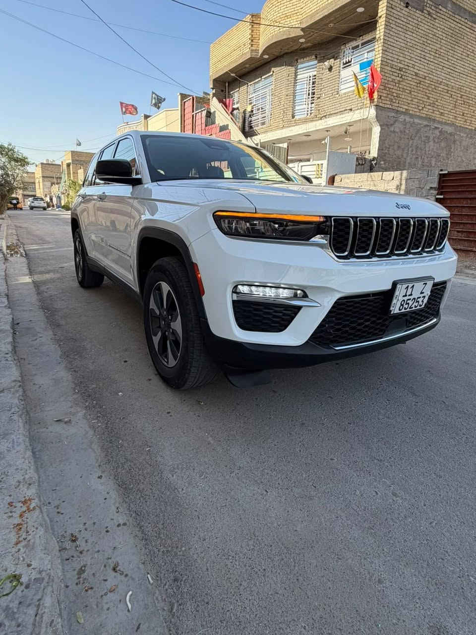السلام عليكم جيب كراند شيروكي2023 4XE وارد امريكي
Jeep Grand Cherokee 4Xe 2023 2.0L

         حجم المكينه : 2000  تيربو + هايبرد + بلك ان 

المسافة المقطوعة : 32الف ميل

حادث السياره : بنيد و جاملغ يسار مبدلات نفس الون
                         

          حالة الايرباك : سليمه بدون ايرباك

#مواصفاتها

3 شاشات

1.بصمه

2.ستيرن تدفئه

3. تشغيل عن بعد

4.دمام خلفي

5.كشنات جلد

6.كشن السايق ميمري

7.كشنات كهرباء

8.صندوك كهرباء

9.حساسات خلفيه

10. قطع تبريد 

11.اشاير بالمري

12.رادار امامي

13.رادارات 360

14.ثلاث وضعيات قياده

15. بنوراما فتحتين

16. كير ماوس

17. نظام منحدرات

18. هيترات بالكشنات 

19.ويل كب كروم

20.لايتات لد

21.بكلايت لد

22.كشافات

23.بصمة ابواب

#السعر :  292$ و بيه مجال

تفاصيل اكثر هذا ☎️رقمي *********** تحياتي 

مكاني بغداد الزعفرانيه
