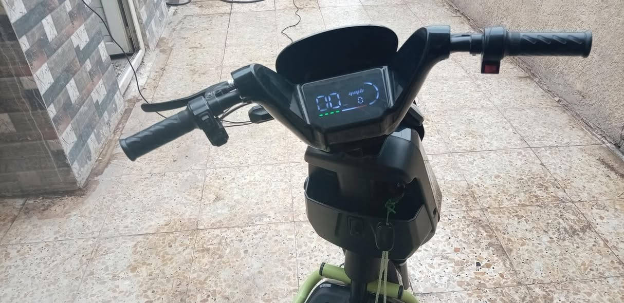 دراجه شحن مكفوله من بطاريات من كلهن جديده بس ضربه بجاملق
بكاني بغداد مدينت صدر  لييريته ينتصل عله رقم ***********
