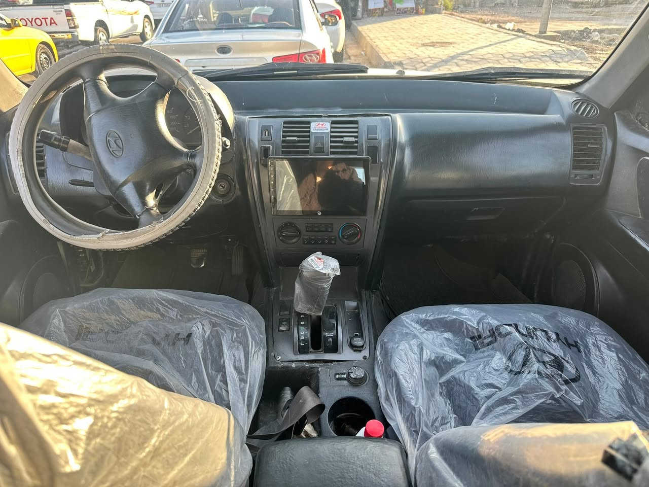 سلام عليكم هونداي للبيع محرك vvt3000 كير اوتو ماتيك اتبريد شغال موديل 2002  مستعجل ع بيعتها تفاصيل اكثر خابر ودلل ***********
