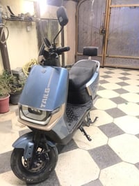 دراجه شحن للبيع نظيفه بس رادله تبديل بطاريات لان شويه تعبانه وتاير بنج...