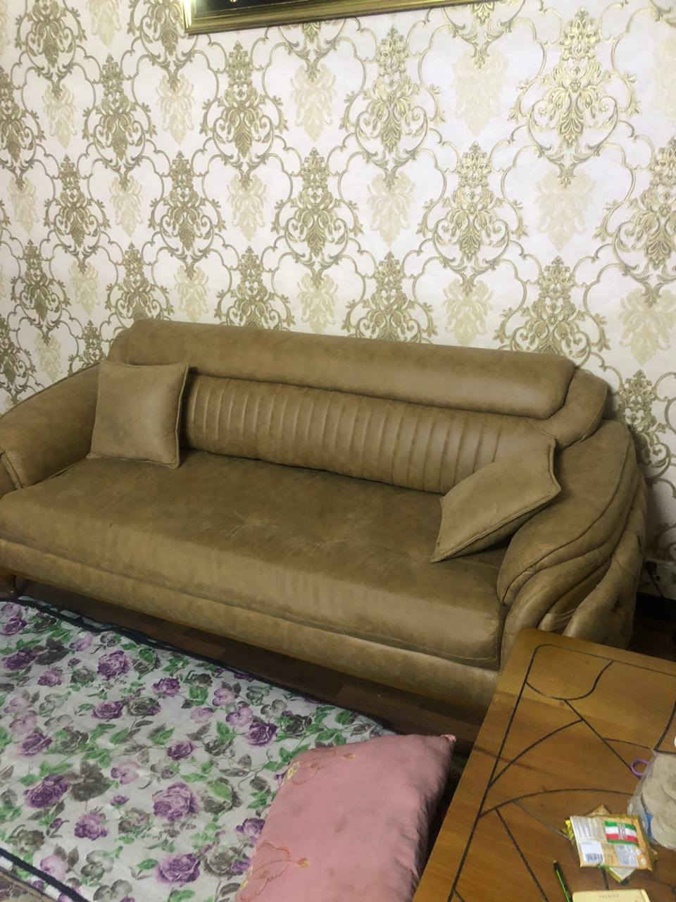 طباخ كريازي 200 وبي مجال
صوبه 50 
الميز 30
مجمده تركيه ب 300 
براد مي 75 
اوفن 50 
ميز 150 
كيزر طحان 100
غساله ملابس 12 كيلو سامسونك 350 
انفرتال سامسونك 1 طن تدفئه تبريد 
ثلاجه 600 وبيه مجال 18 قدم سامسونك

الطخم 400 وبي مجال ***********

الميز 200

الغرفه 450 وبيها مجال

مكان بغداد حي صدام او مجمع السلام السكني قرب حي جهاد
