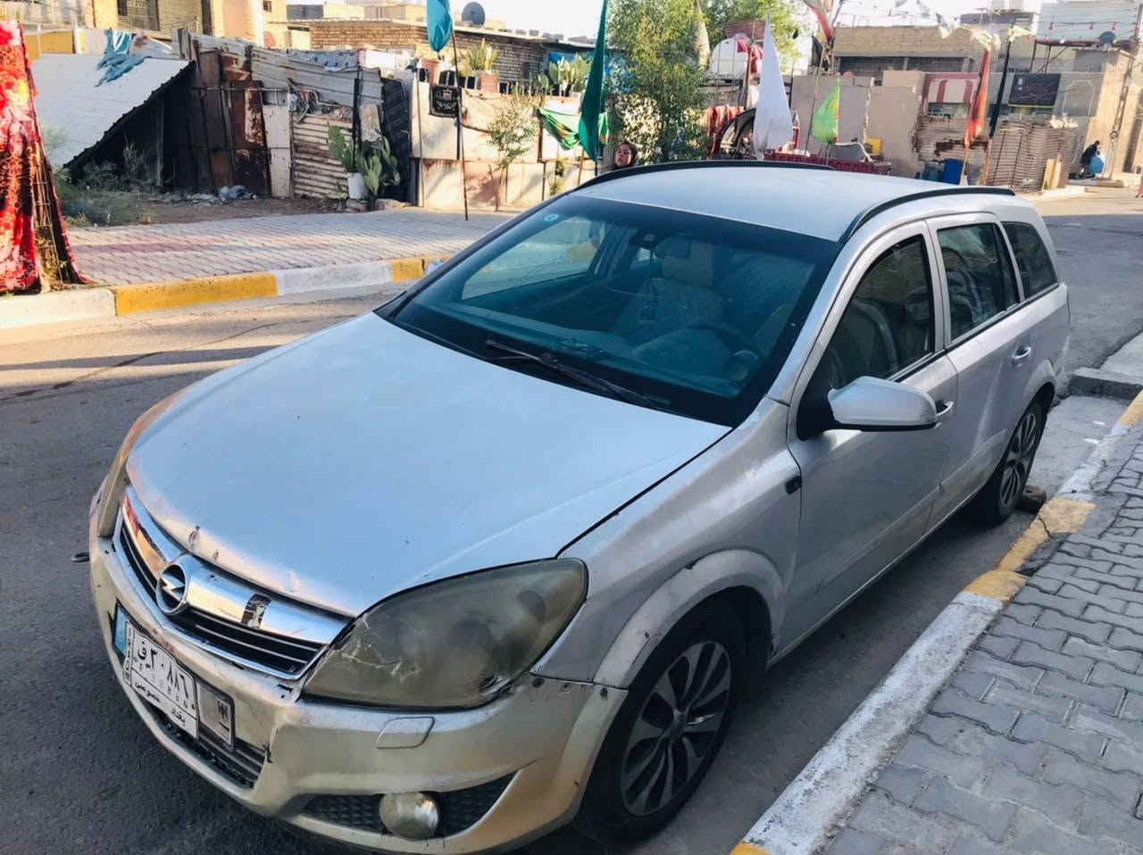 سيارة أوبل أسترا ٢٠٠٧ كير ومحرك كورلا
٤ويل كب ٫٫٫بغداد /الحسينية
***********
